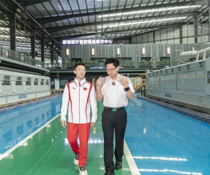 蒙娜麗莎數(shù)智化工廠引領(lǐng)建陶新風(fēng)尚，奧運(yùn)冠軍郭偉陽(yáng)共鑒“中國(guó)智造”魅力