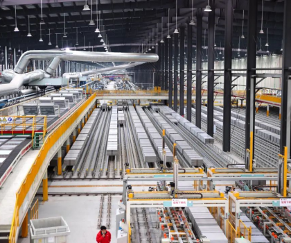 智造未來(lái) 綠色共生│東鵬重慶基地新線正式投產(chǎn)，打造建陶新質(zhì)生產(chǎn)力標(biāo)桿